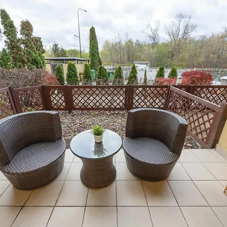 Near Oncology Center, Novum, Ursynow Arena & Kabaty Forest By Renters Daire *