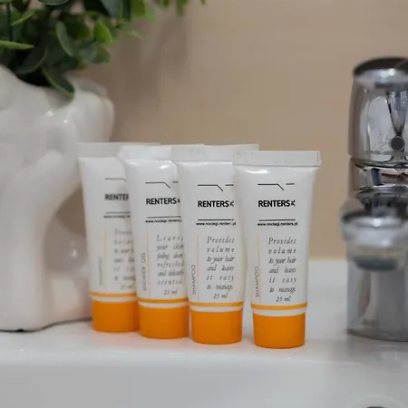 Near Oncology Center, Novum, Ursynow Arena & Kabaty Forest By Renters شقة