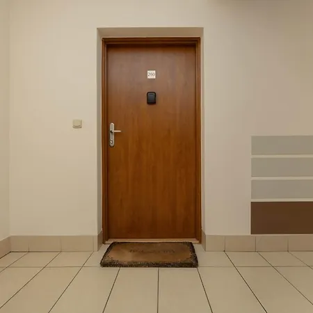 Apartment Near Oncology Center, Novum, Ursynow Arena & Kabaty Forest By Renters *