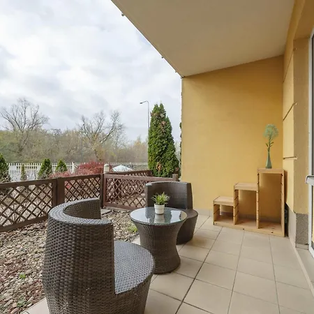 Apartment Near Oncology Center, Novum, Ursynow Arena & Kabaty Forest By Renters