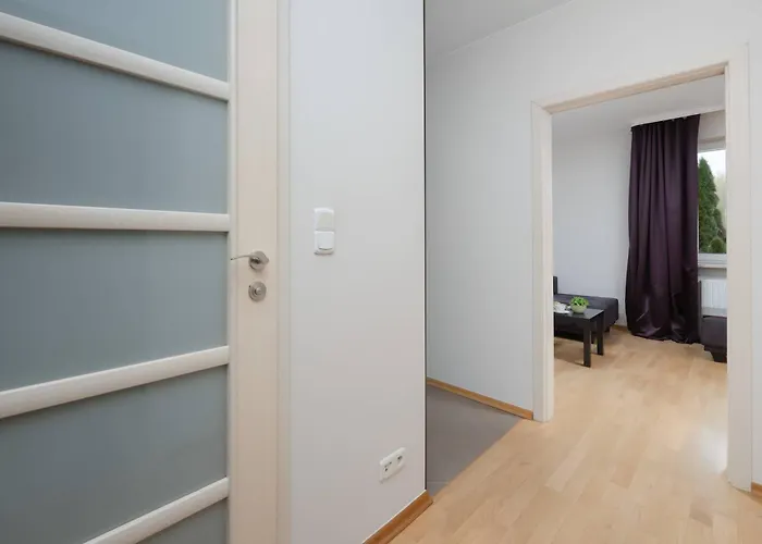 Lägenhet Near Oncology Center, Novum, Ursynow Arena & Kabaty Forest By Renters Warszawa