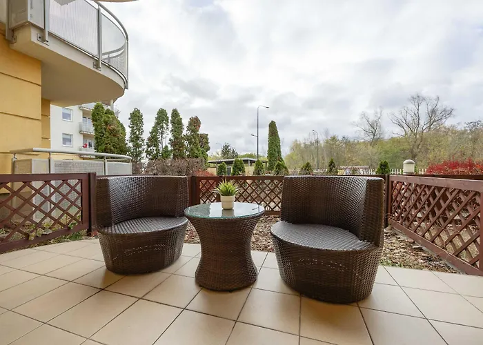 Near Oncology Center, Novum, Ursynow Arena & Kabaty Forest By Renters Lägenhet Warszawa