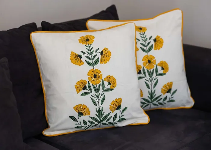 Near Oncology Center, Novum, Ursynow Arena & Kabaty Forest By Renters *